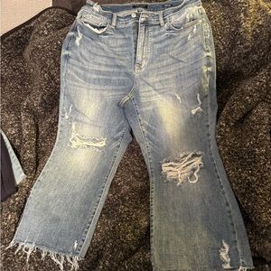Judy Blue Light Blue Distressed Cropped Jeans